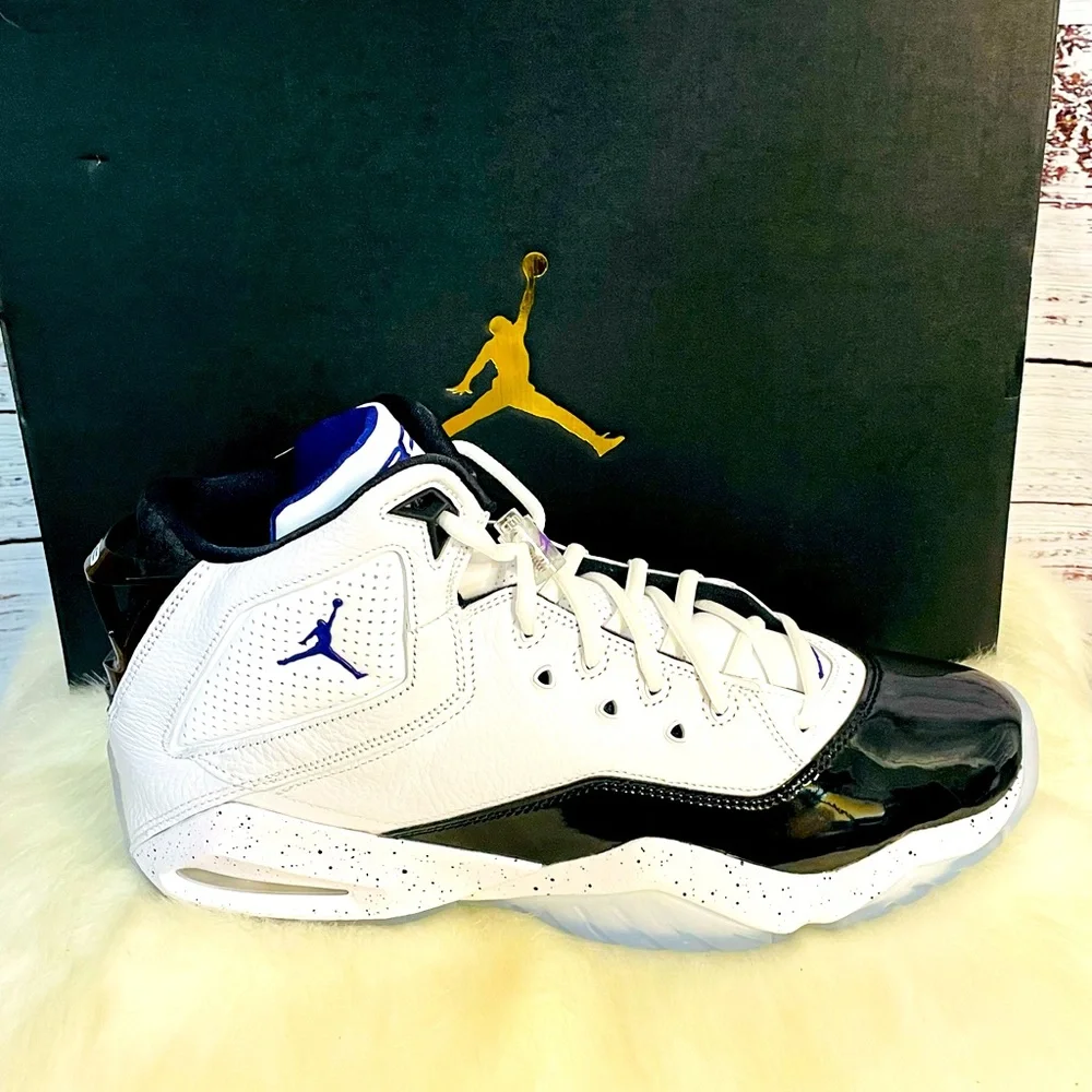 New Men’s Nike Jordan Royal White Black purple Basketball Sports shoes size 11